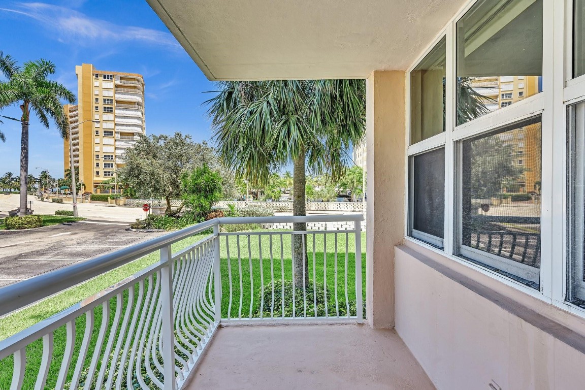 301 N Ocean Blvd 105