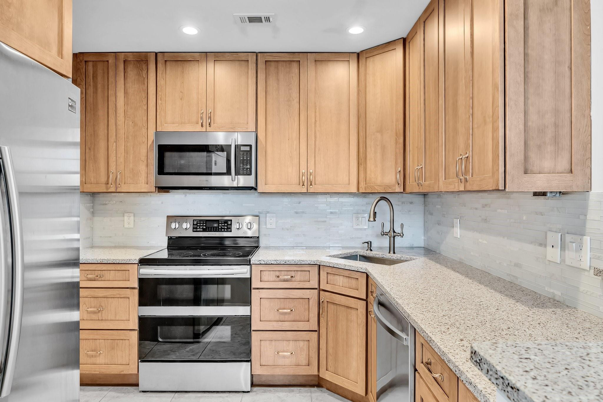 301 N Ocean Blvd 105