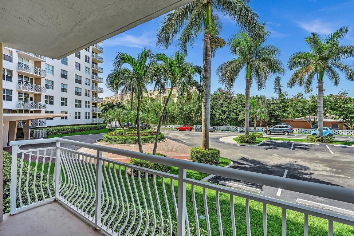 301 N Ocean Blvd 105