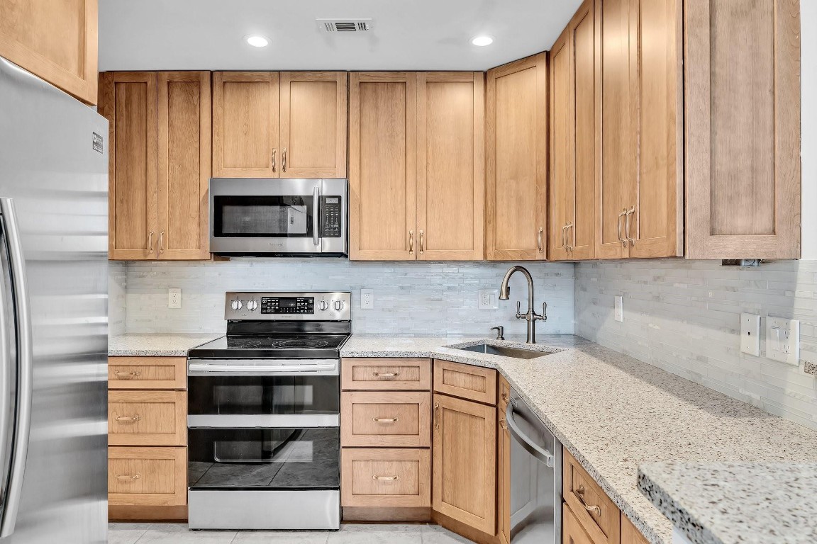 301 N Ocean Blvd 105