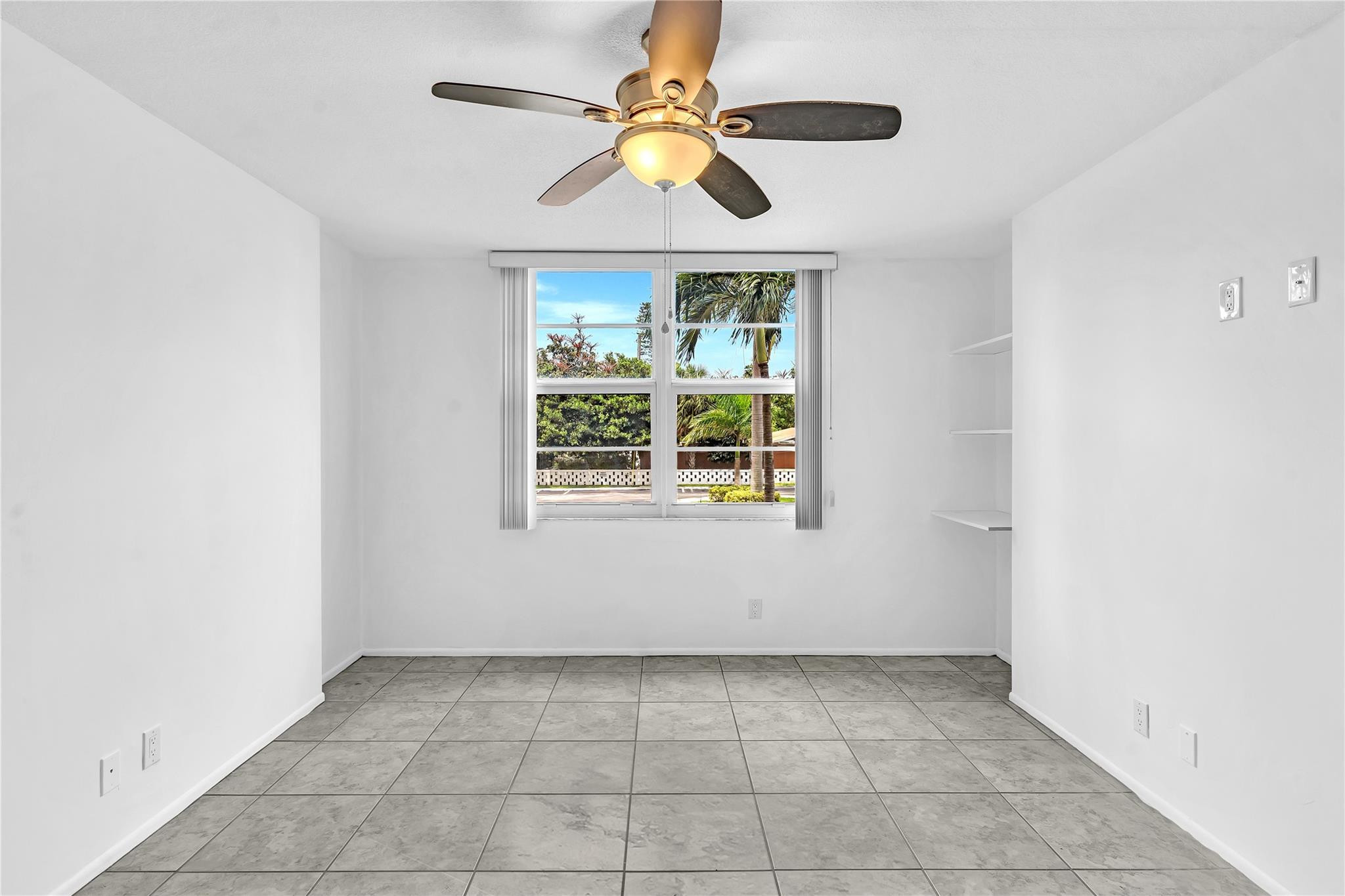 301 N Ocean Blvd 105