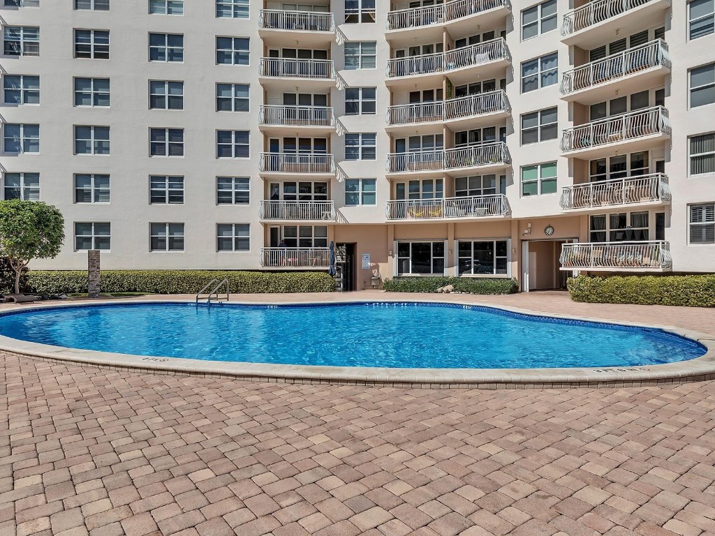 301 N Ocean Blvd 105