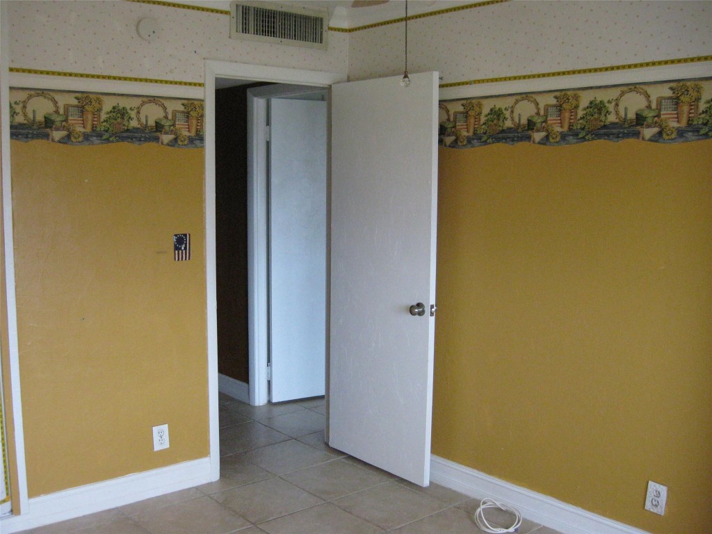 301 N Ocean Blvd 909