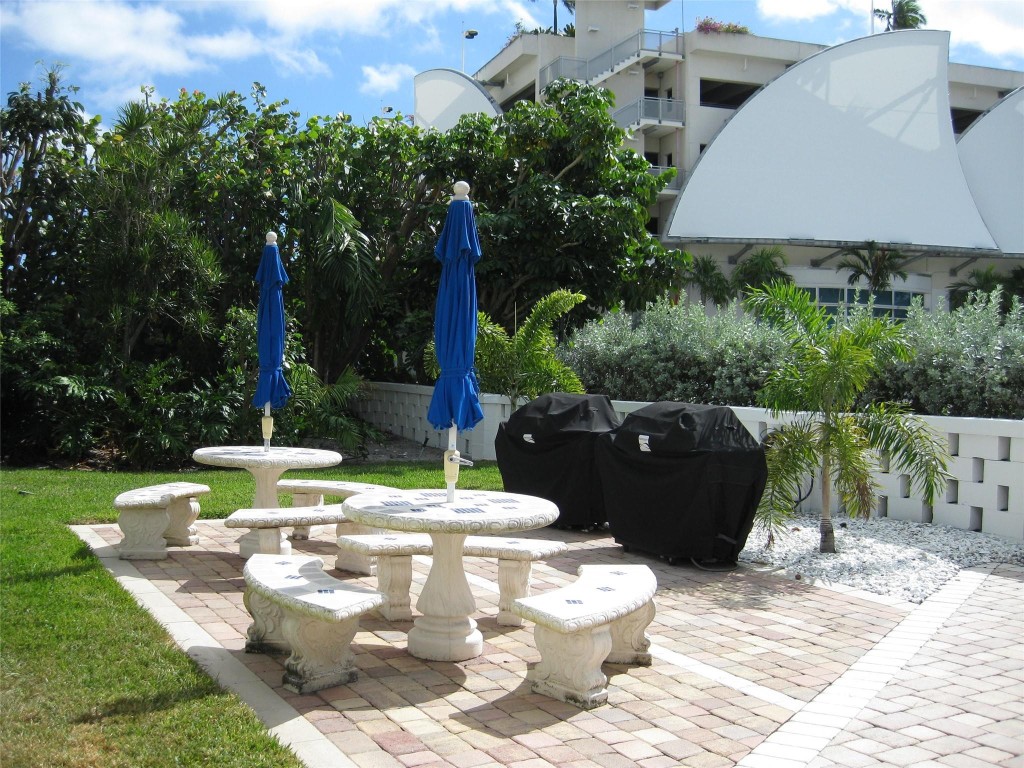 301 N Ocean Blvd 909