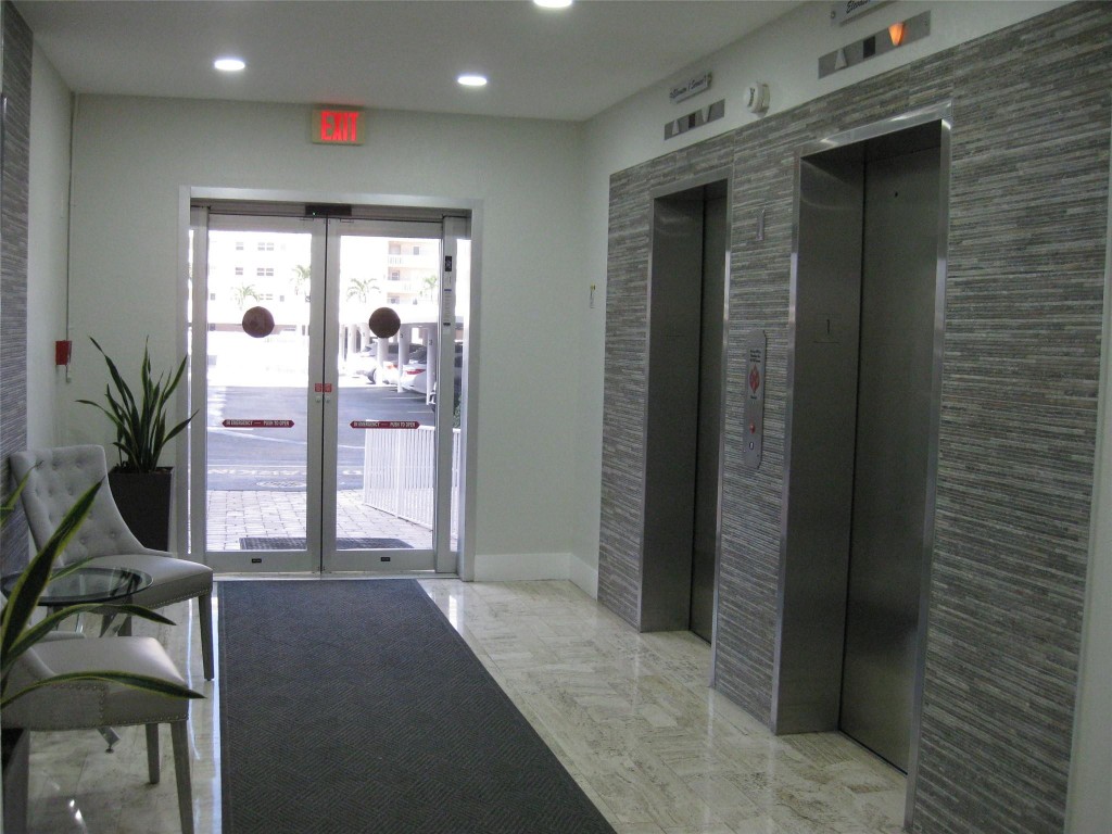 301 N Ocean Blvd 909