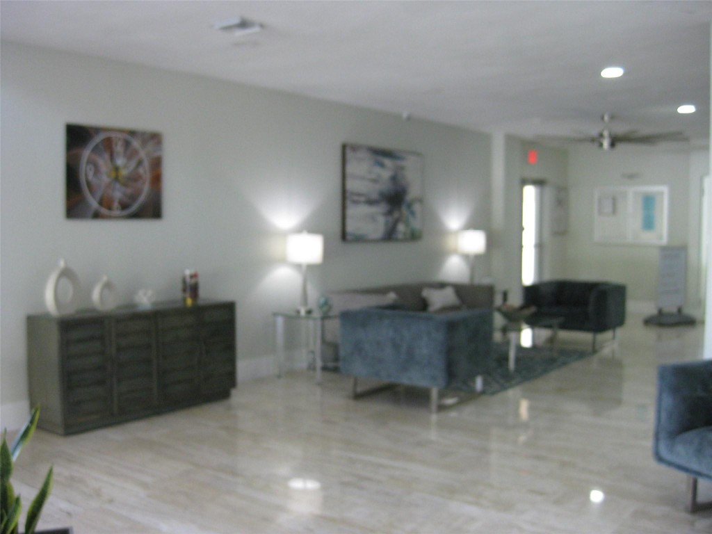 301 N Ocean Blvd 909