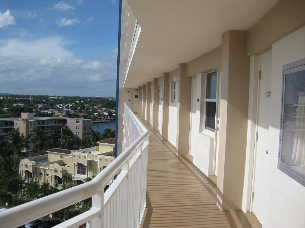 301 N Ocean Blvd 909