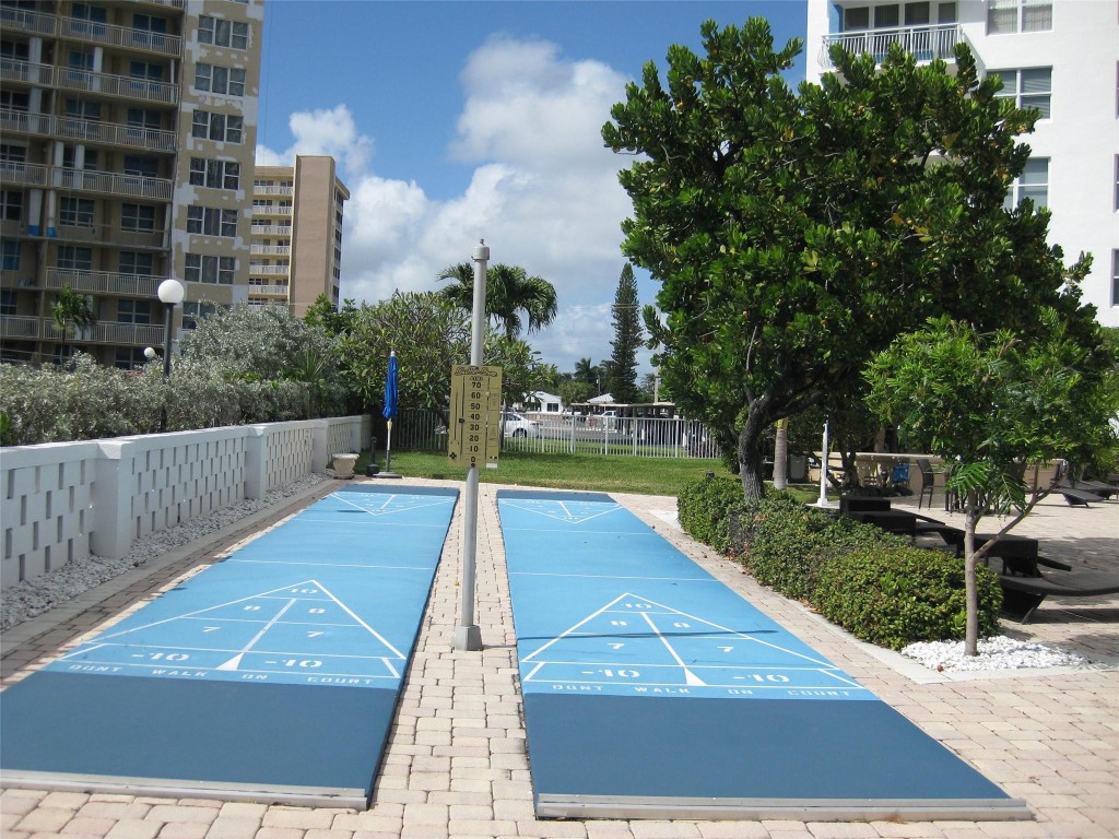 301 N Ocean Blvd 909