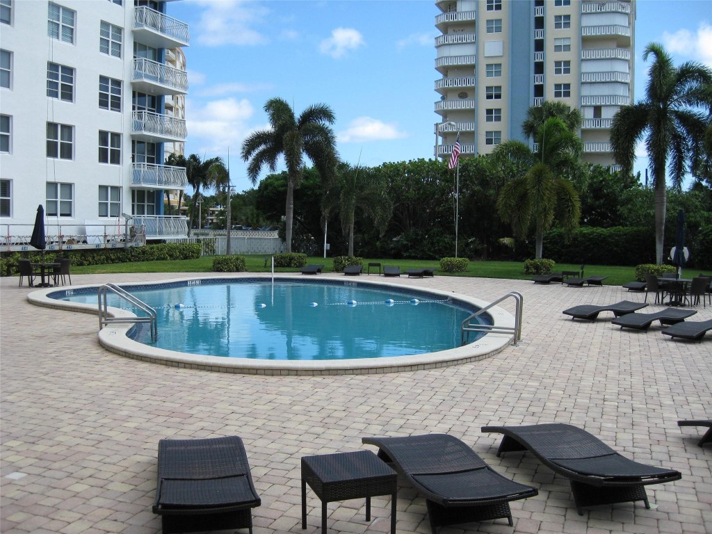 301 N Ocean Blvd 909