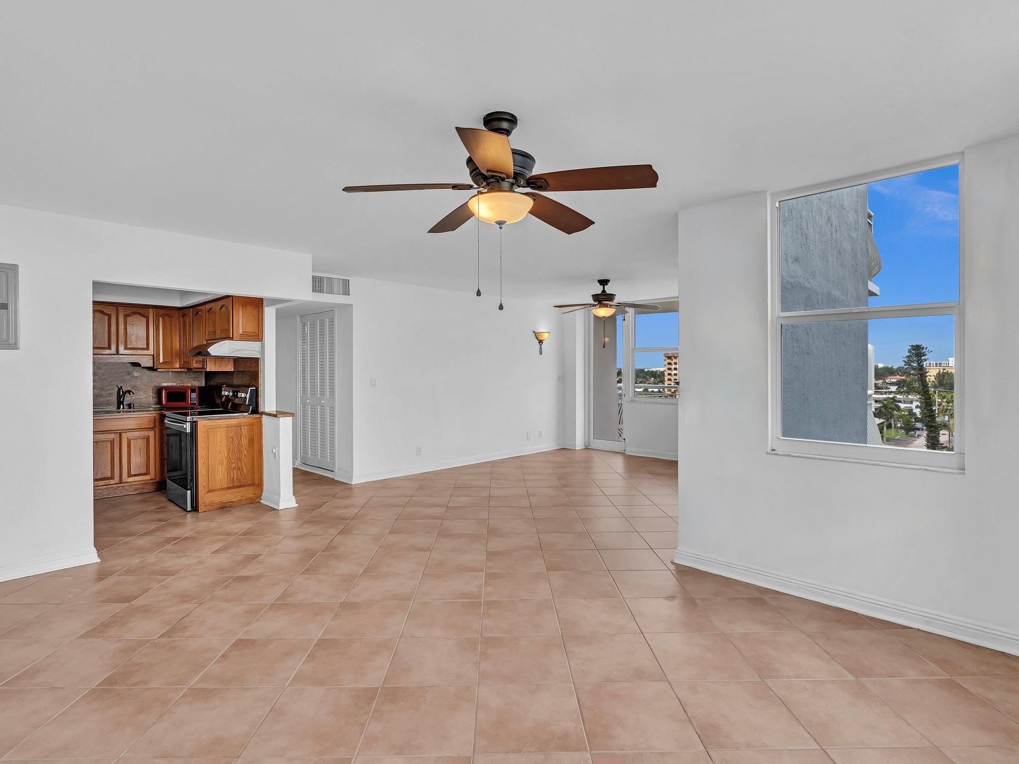 301 N Ocean Blvd 805