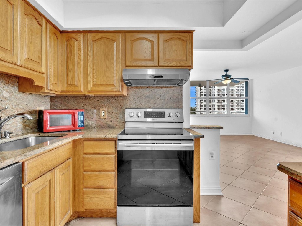 301 N Ocean Blvd 805