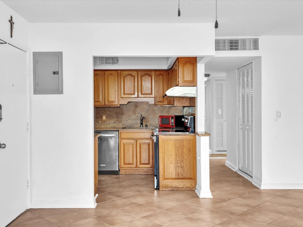 301 N Ocean Blvd 805