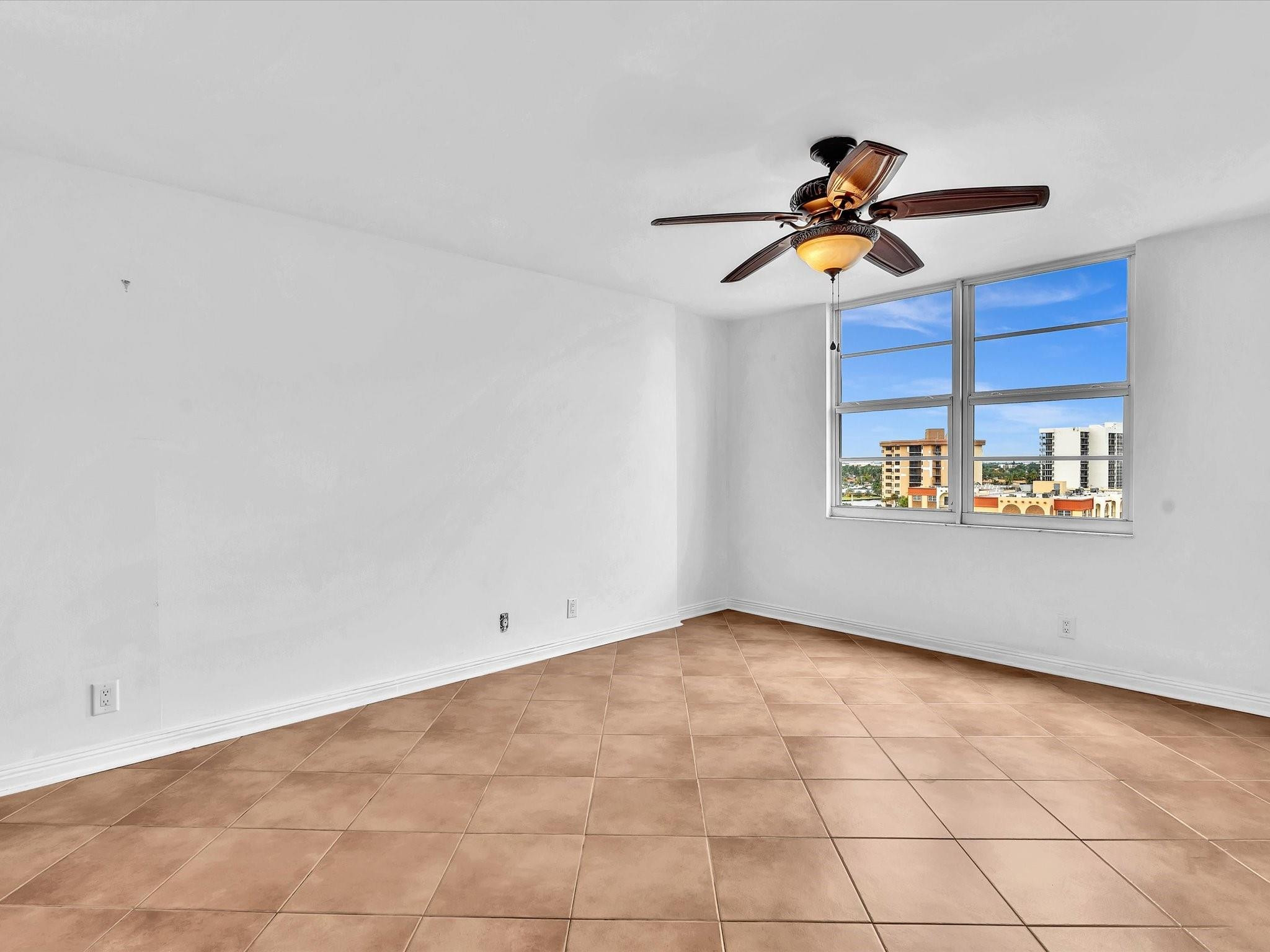 301 N Ocean Blvd 805