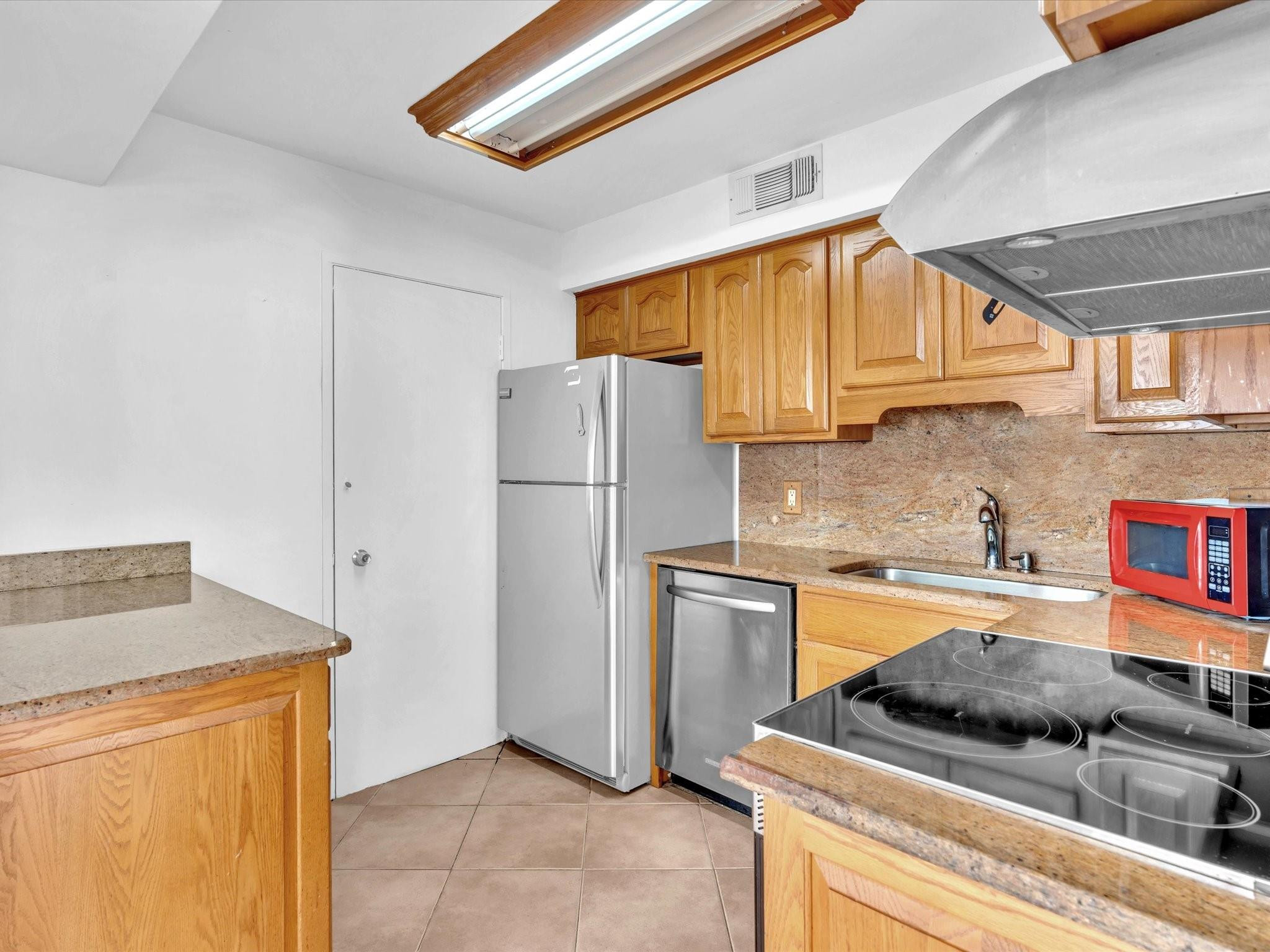 301 N Ocean Blvd 805