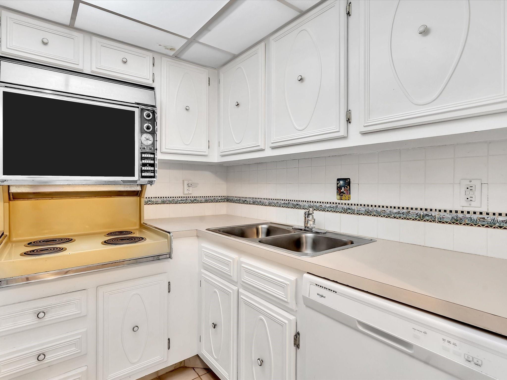 150 Cypress Club Dr 535