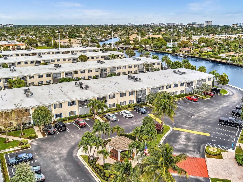 150 Cypress Club Dr 535