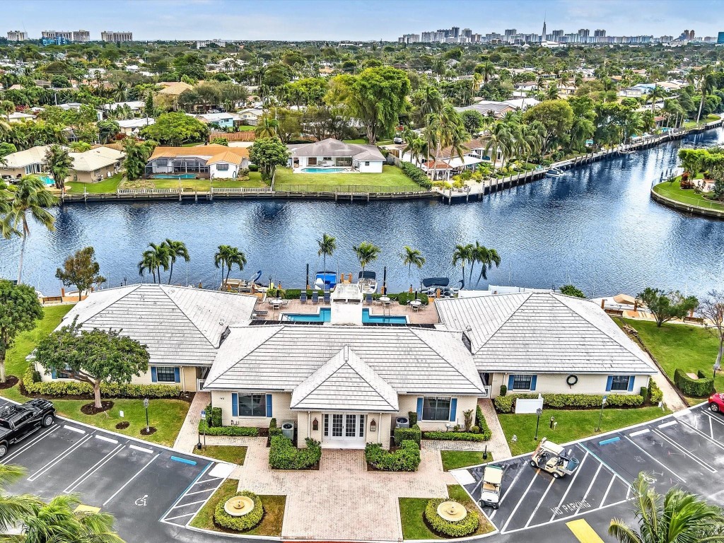 150 Cypress Club Dr 535