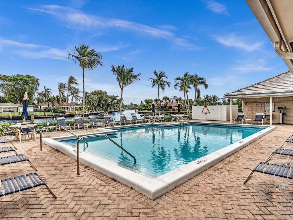 150 Cypress Club Dr 535