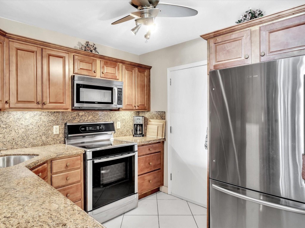 305 N Pompano Beach Blvd 405