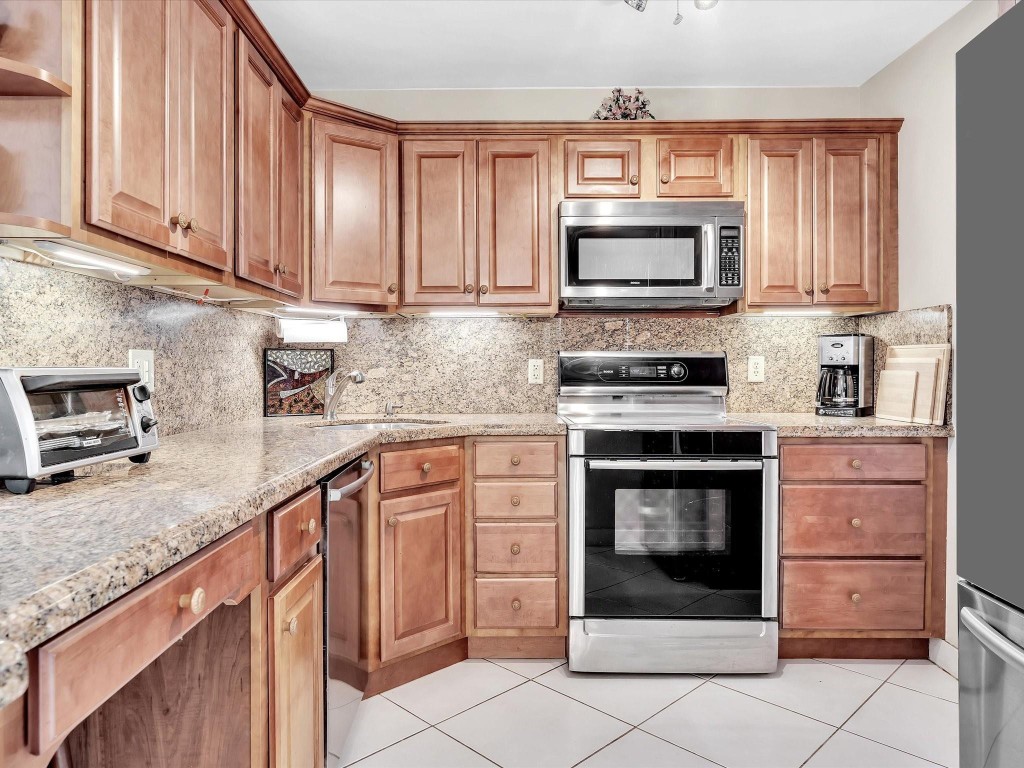 305 N Pompano Beach Blvd 405