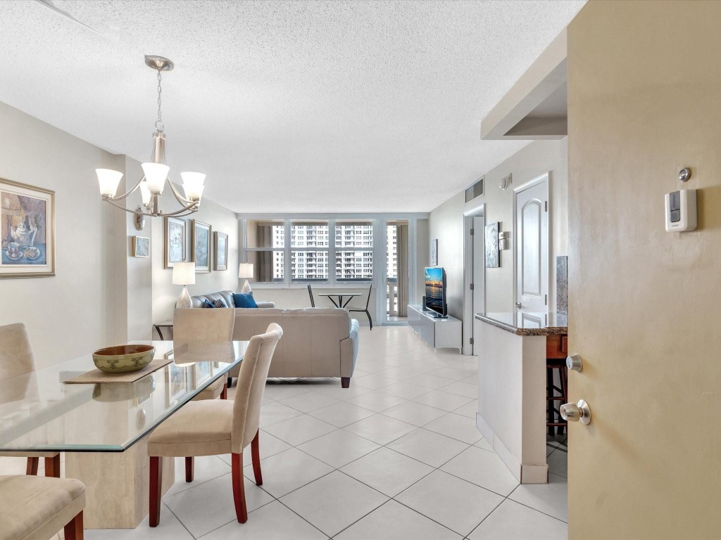 305 N Pompano Beach Blvd 405