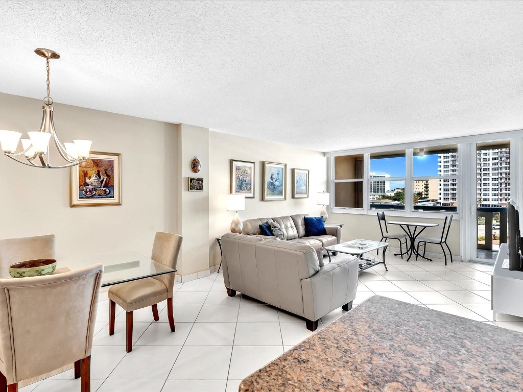 305 N Pompano Beach Blvd 405