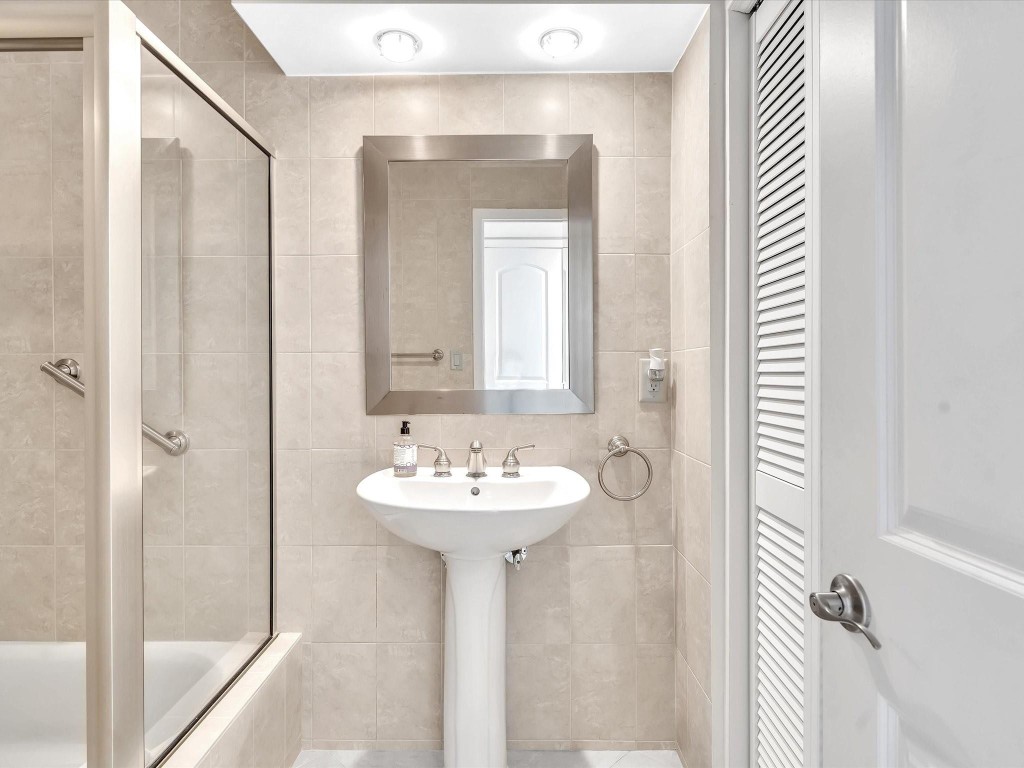 305 N Pompano Beach Blvd 405