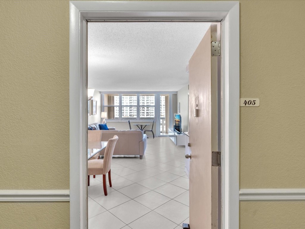 305 N Pompano Beach Blvd 405