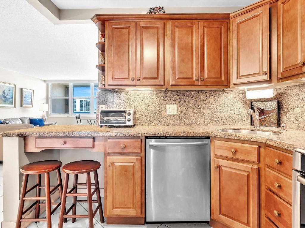 305 N Pompano Beach Blvd 405