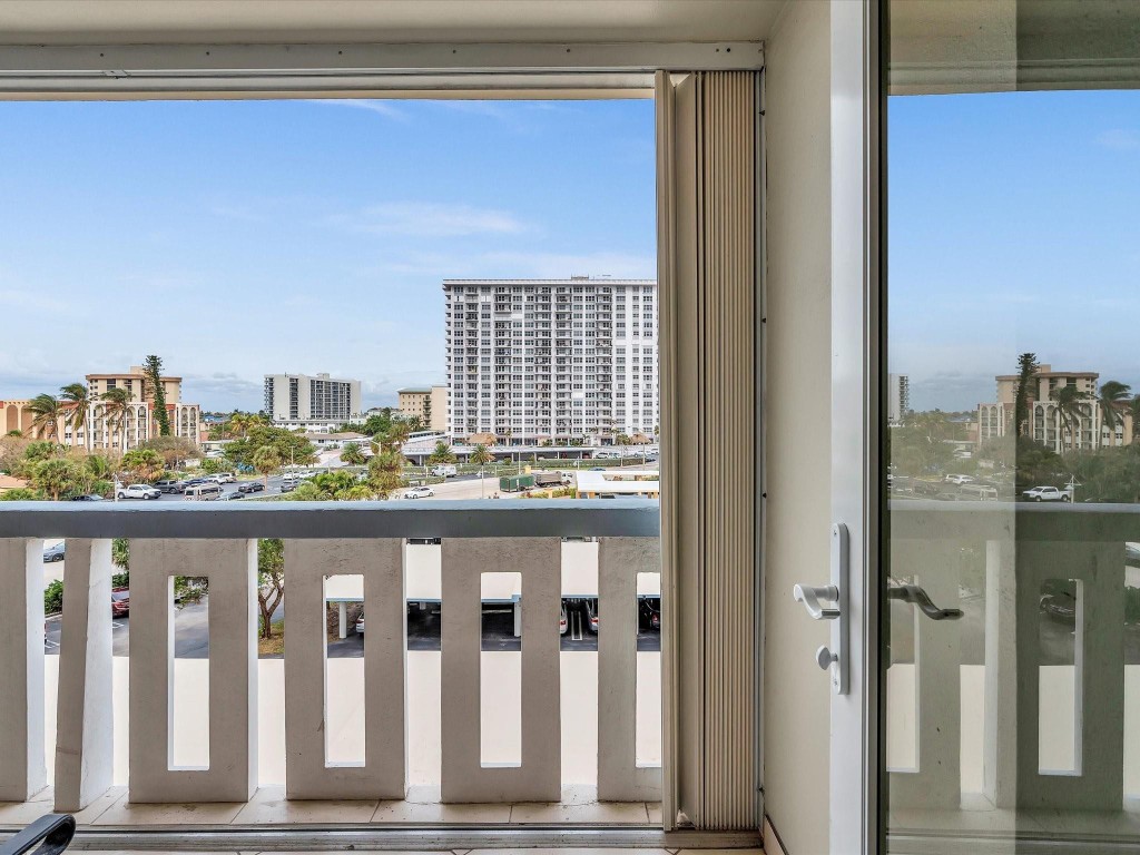 305 N Pompano Beach Blvd 405