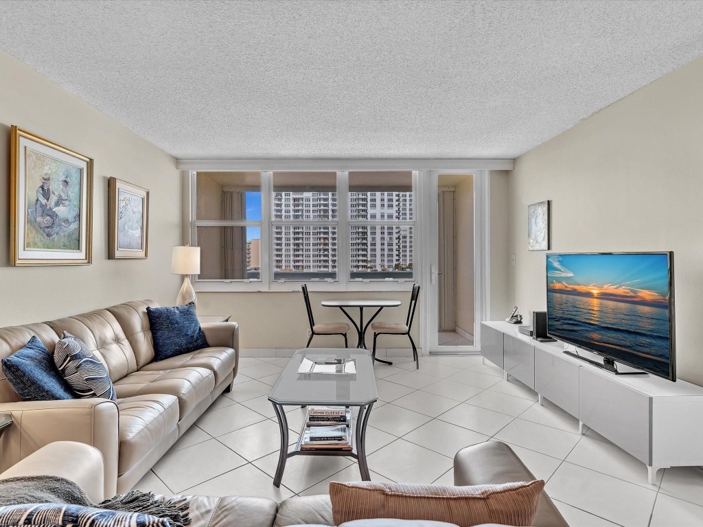 305 N Pompano Beach Blvd 405