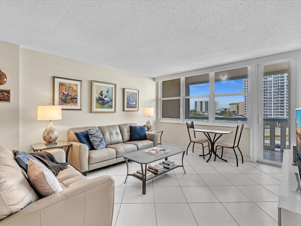 305 N Pompano Beach Blvd 405