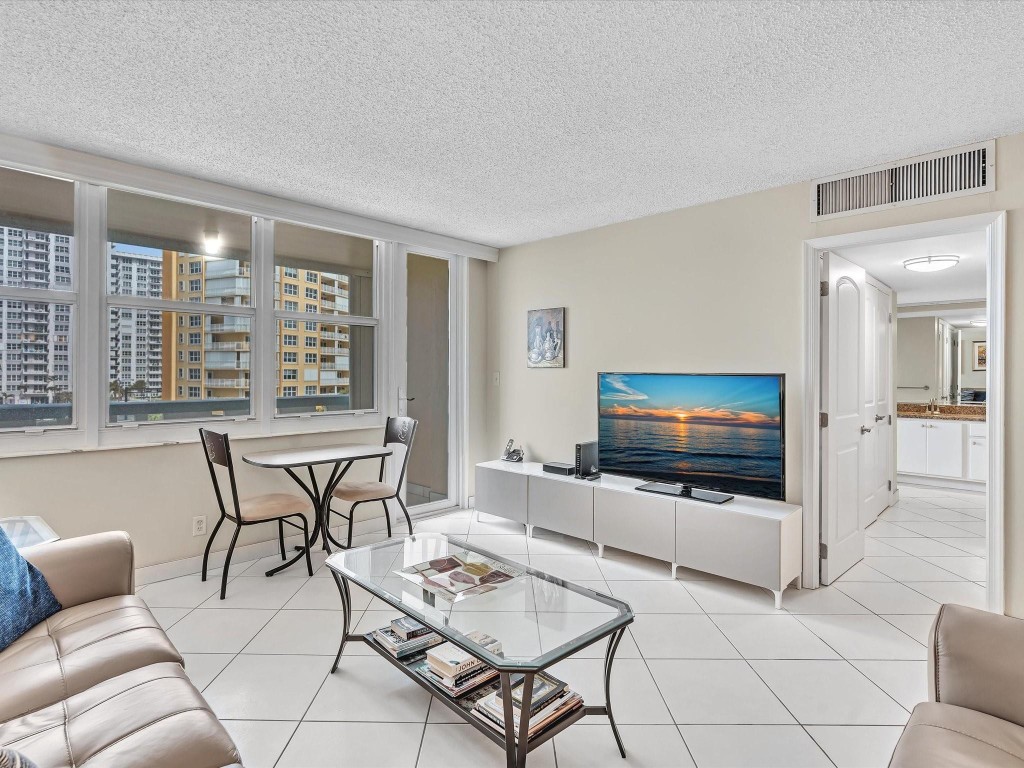 305 N Pompano Beach Blvd 405