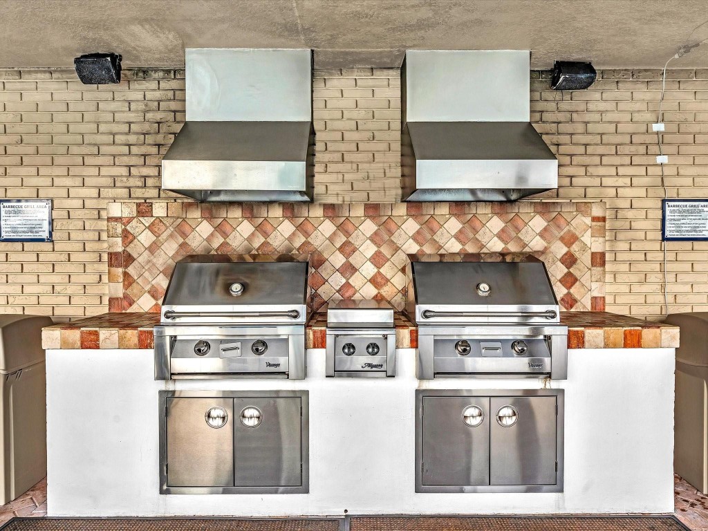 110 Cypress Club Dr 125