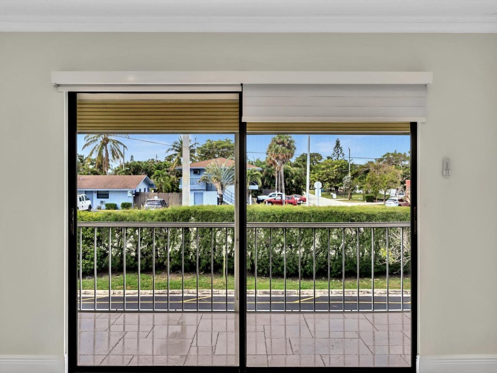 110 Cypress Club Dr 125