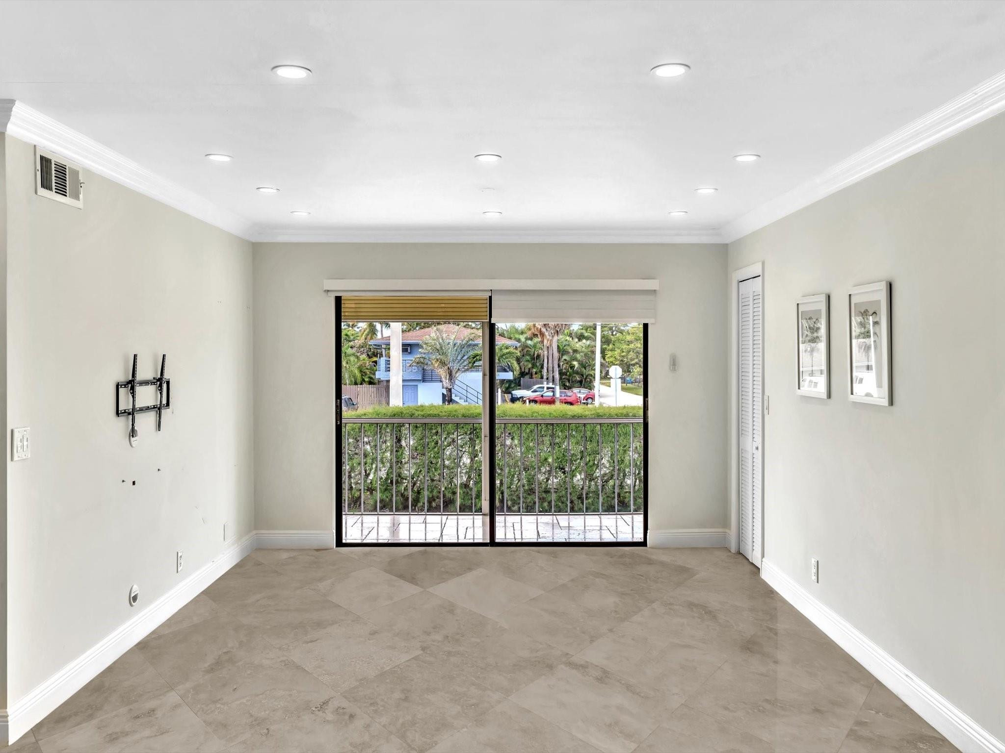 110 Cypress Club Dr 125