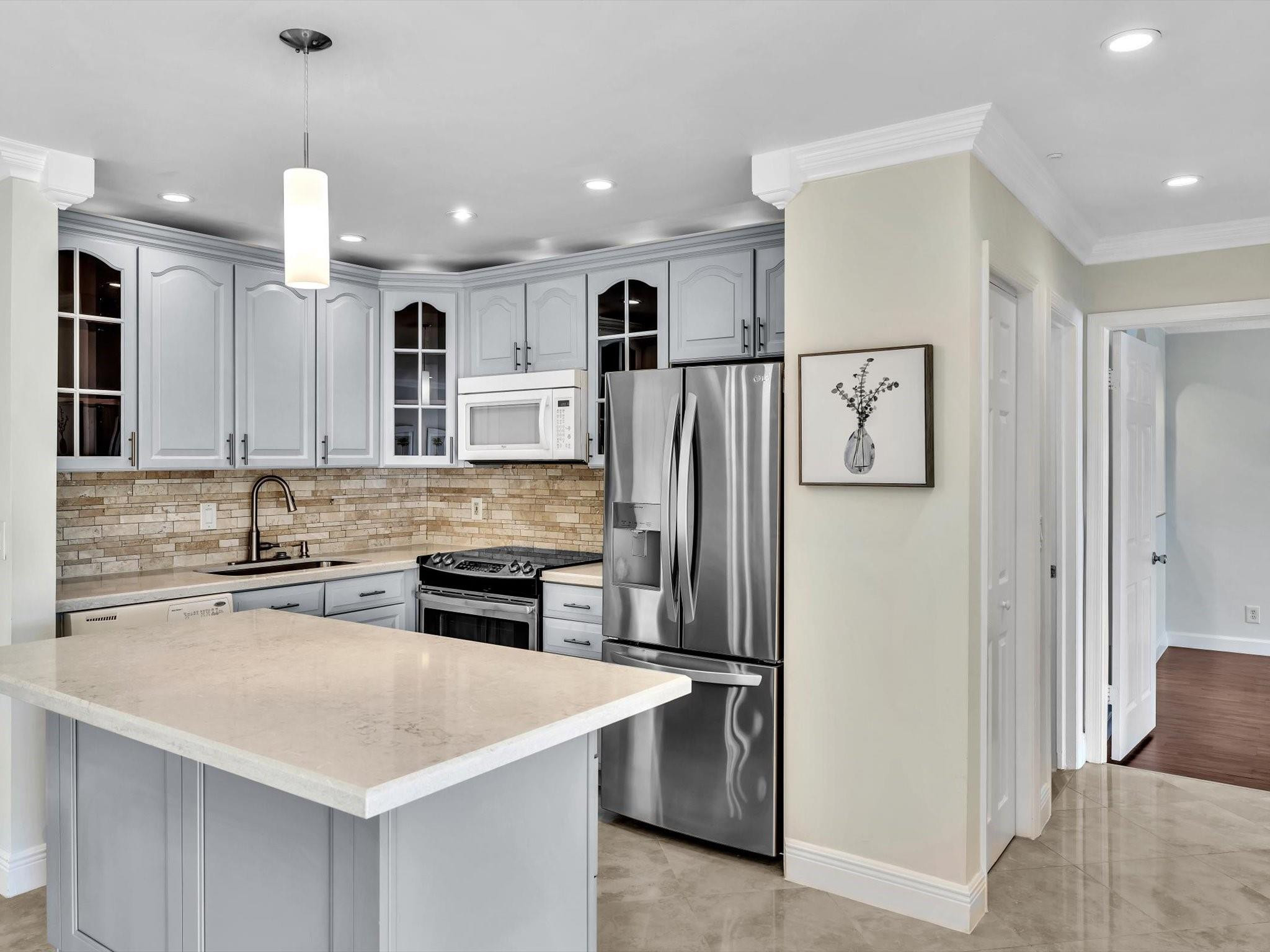 110 Cypress Club Dr 125