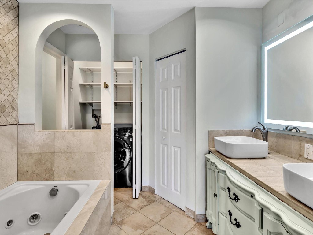 110 Cypress Club Dr 125