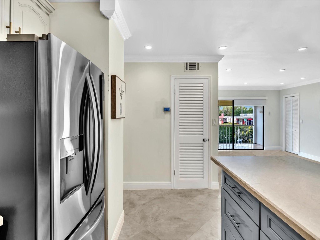 110 Cypress Club Dr 125