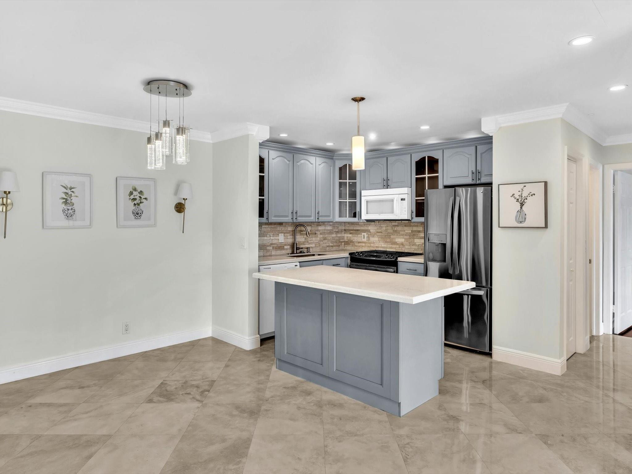 110 Cypress Club Dr 125