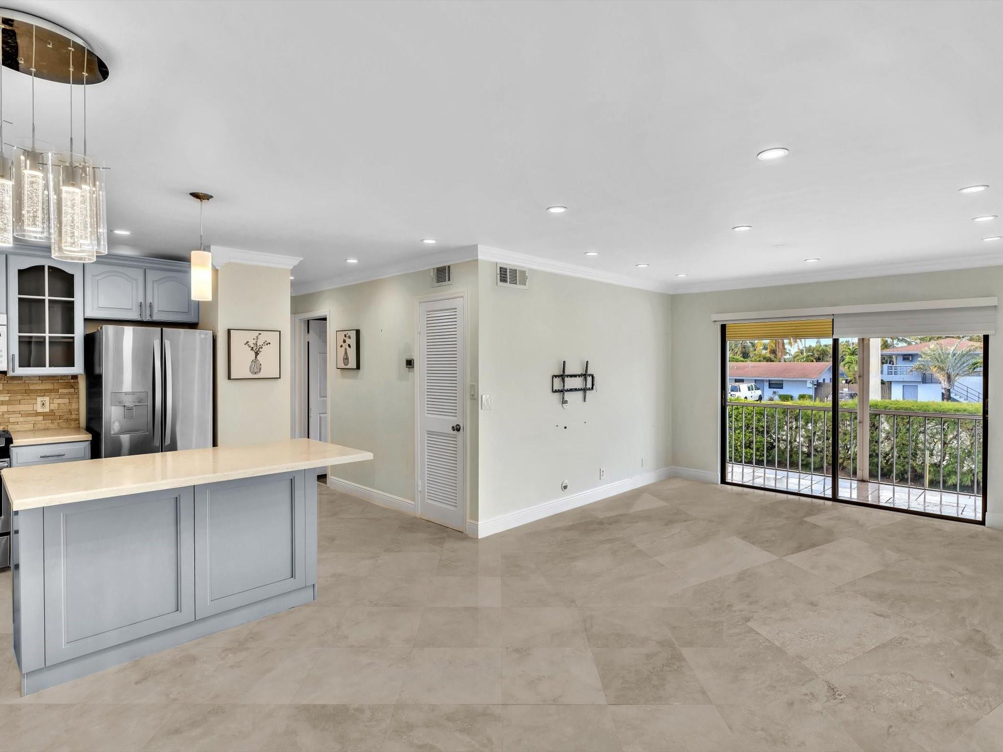 110 Cypress Club Dr 125