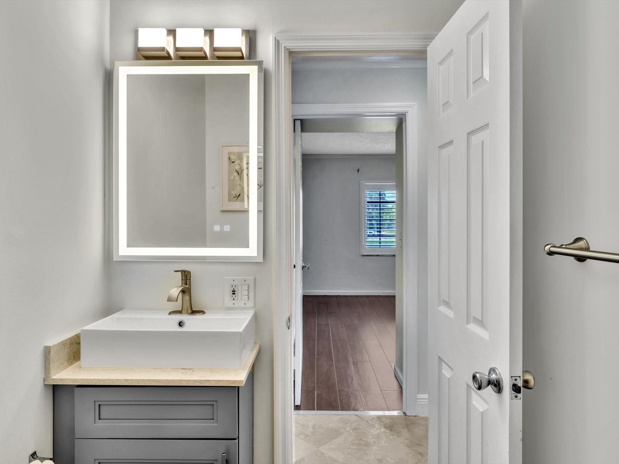 110 Cypress Club Dr 125