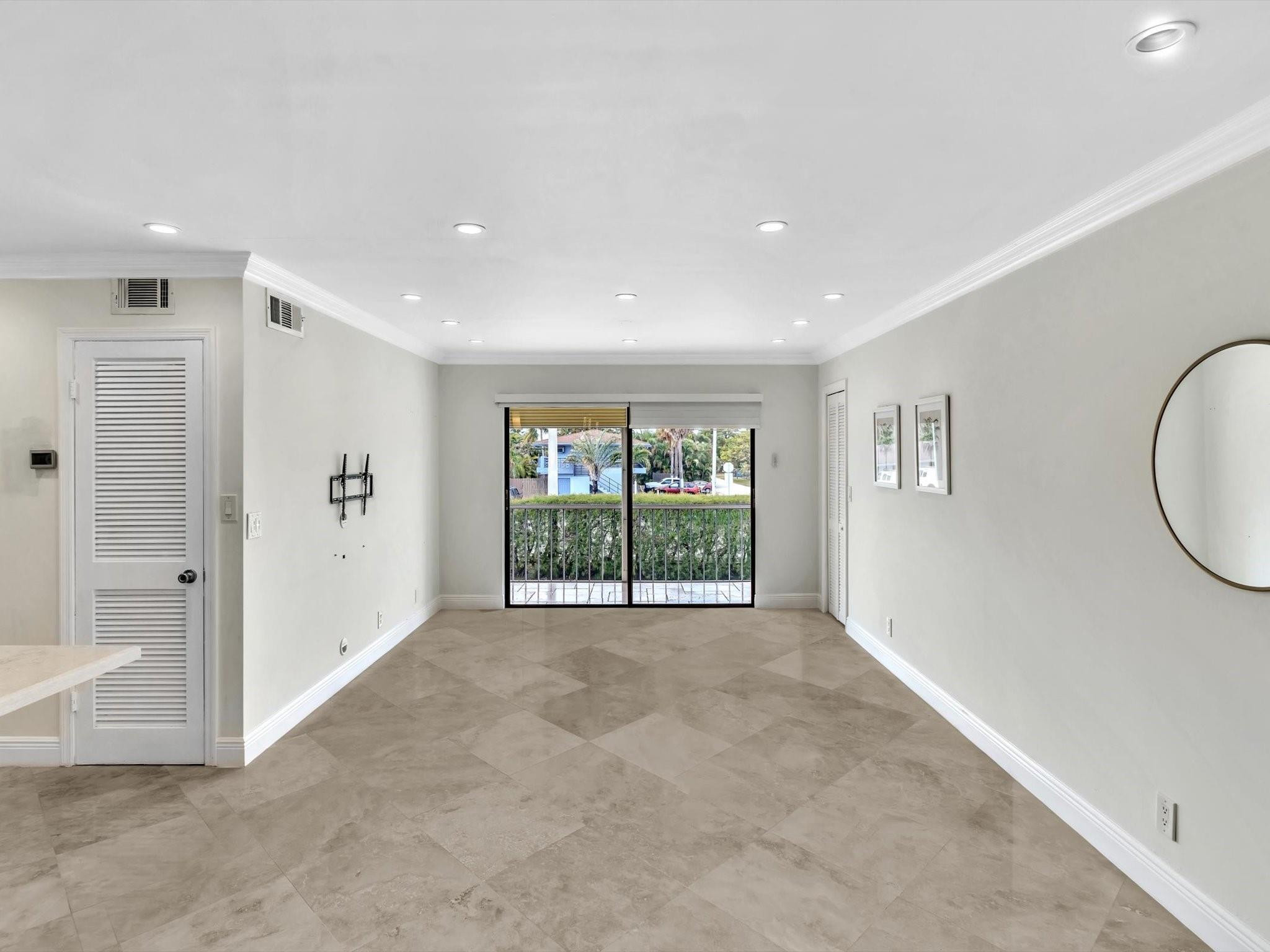 110 Cypress Club Dr 125