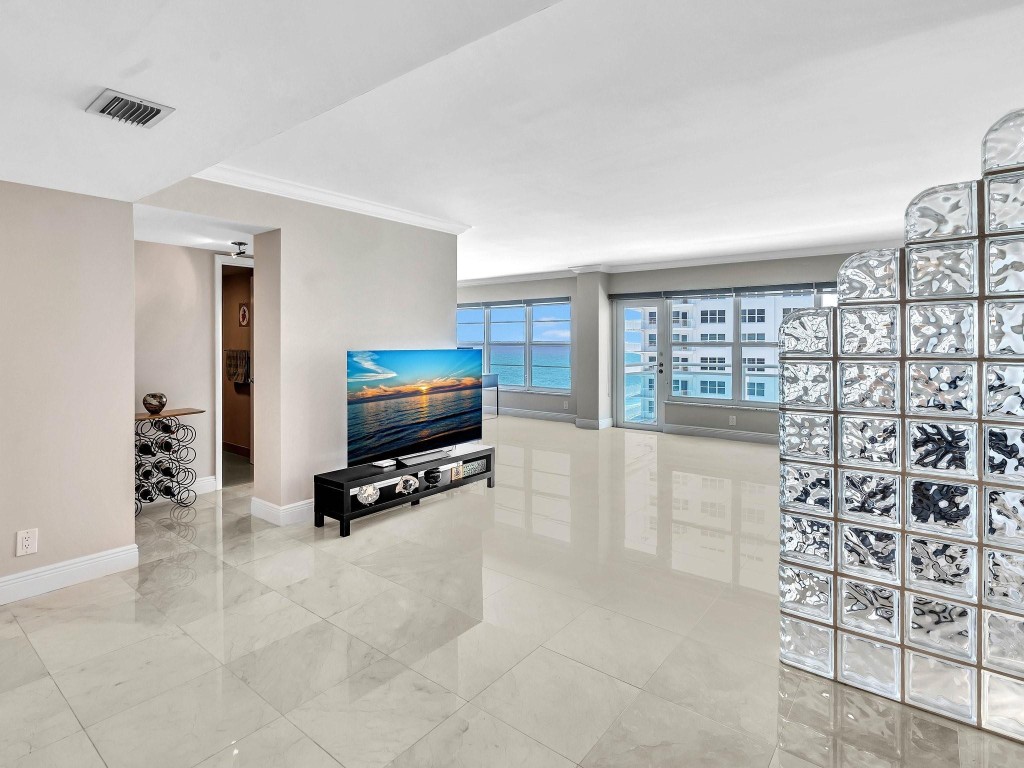 3900 Galt Ocean Dr 602