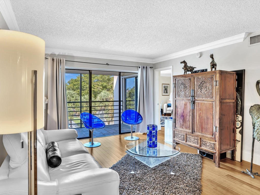 2306 S Cypress Bend Dr 416