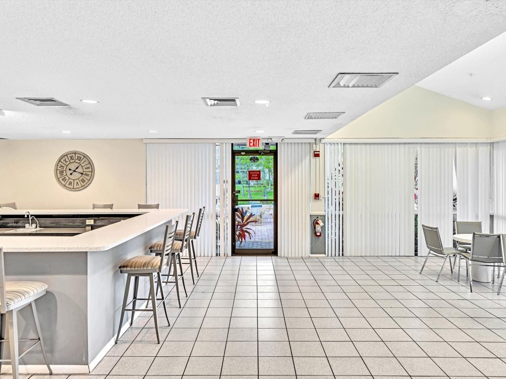 2306 S Cypress Bend Dr 416