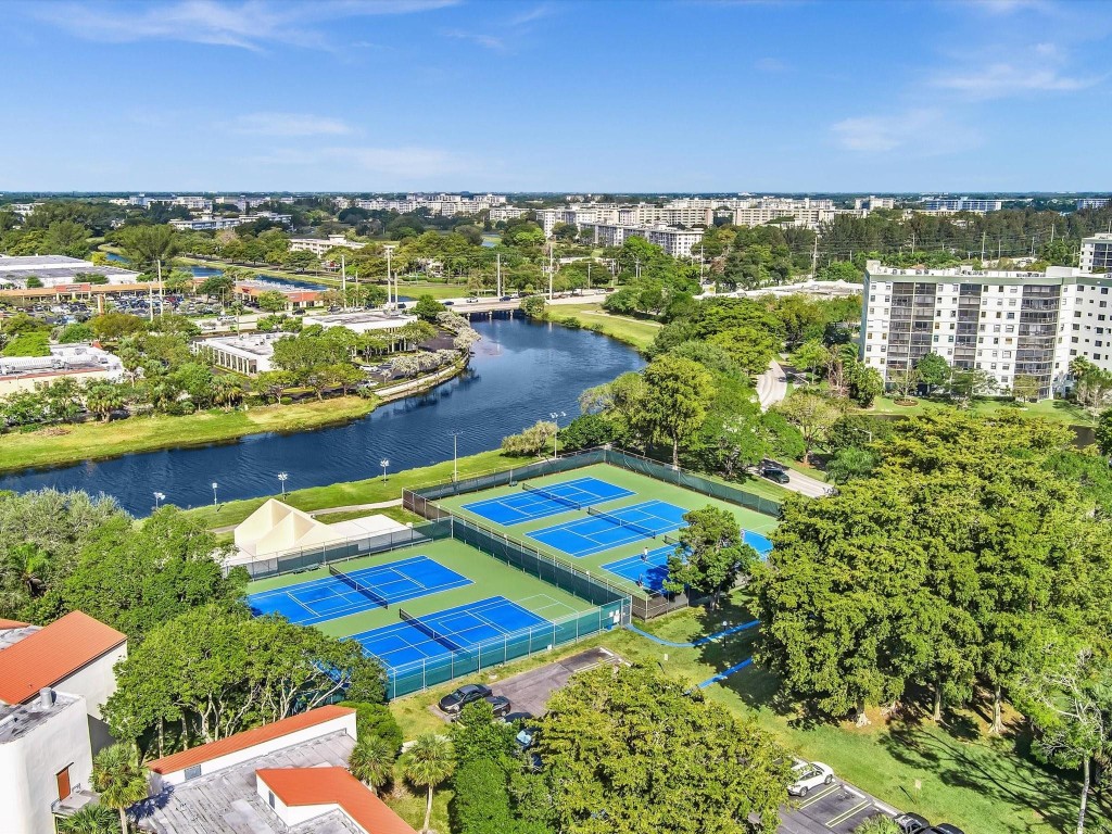 2306 S Cypress Bend Dr 416