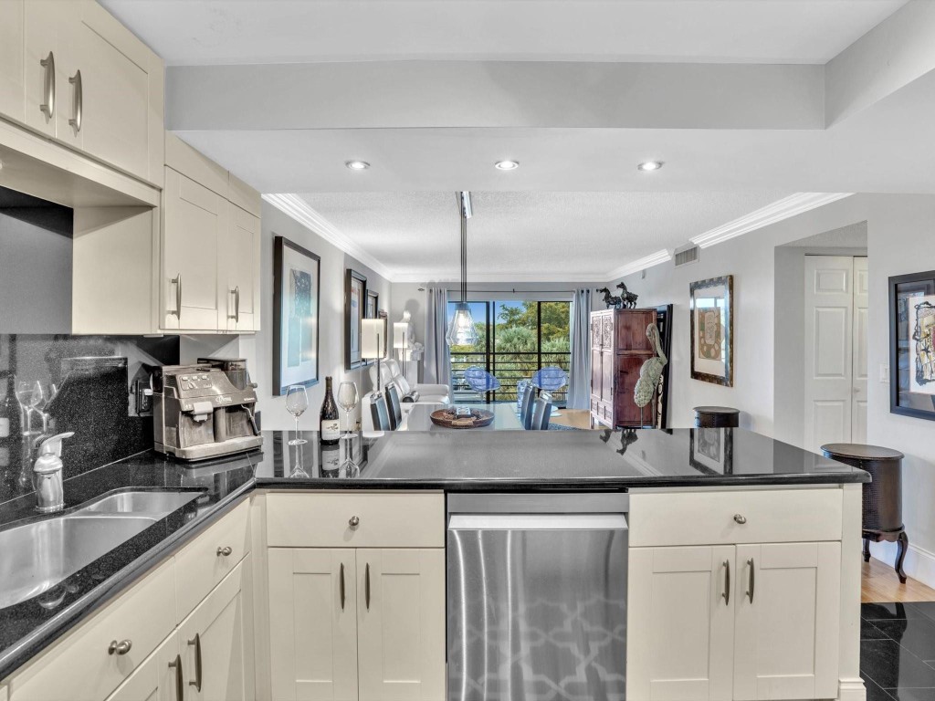 2306 S Cypress Bend Dr 416