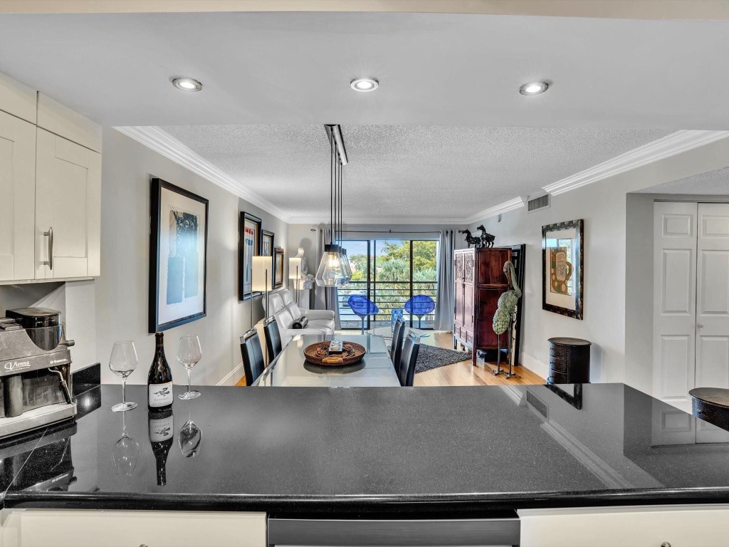 2306 S Cypress Bend Dr 416