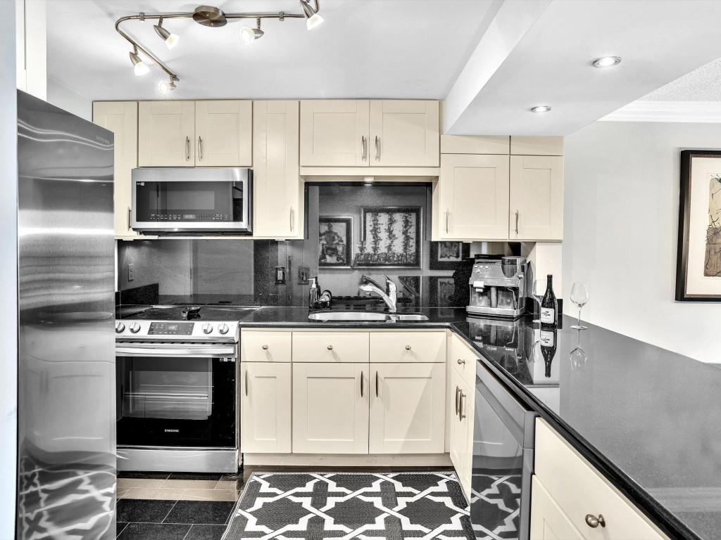 2306 S Cypress Bend Dr 416